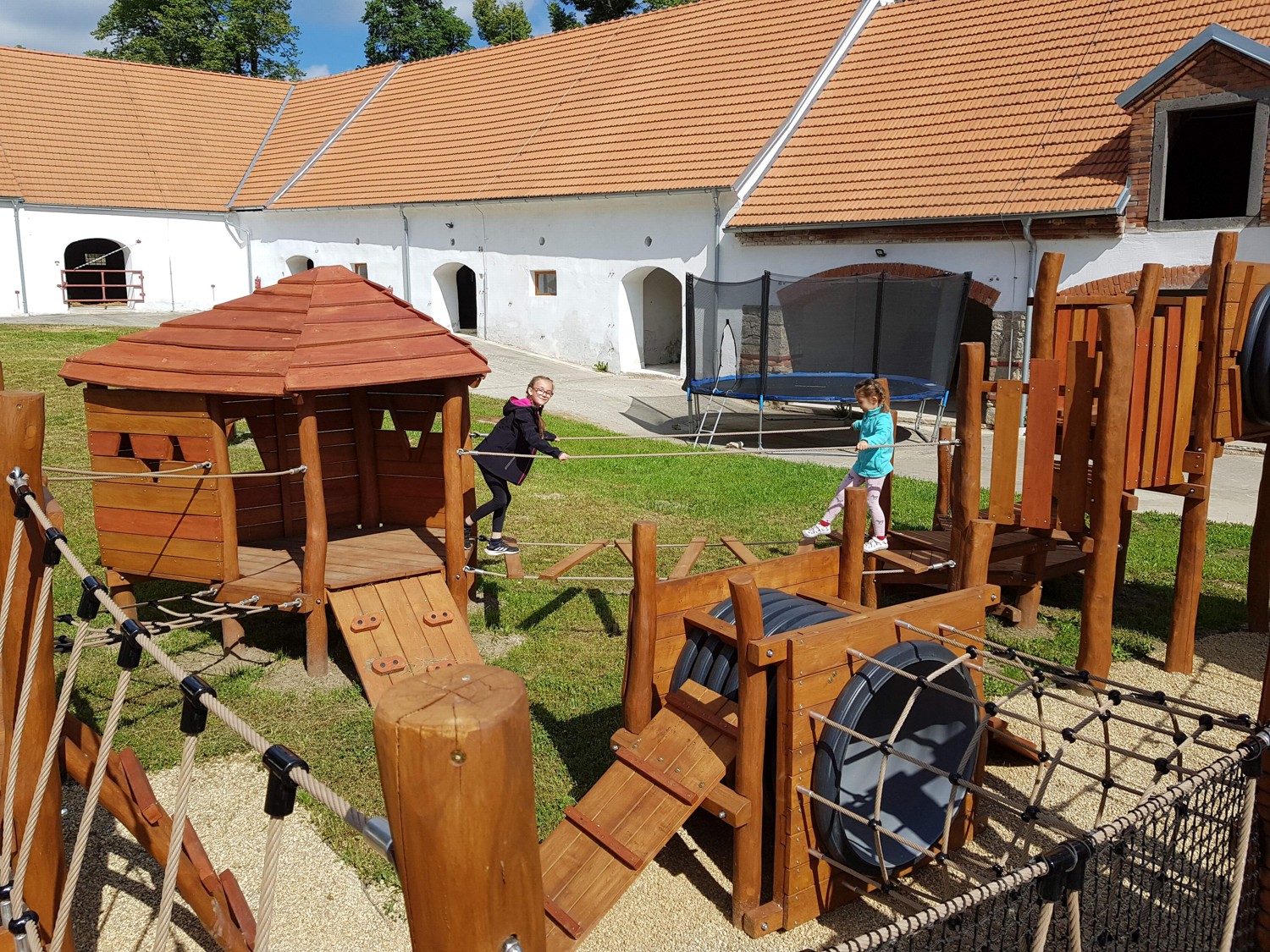 Tvrz Skočice