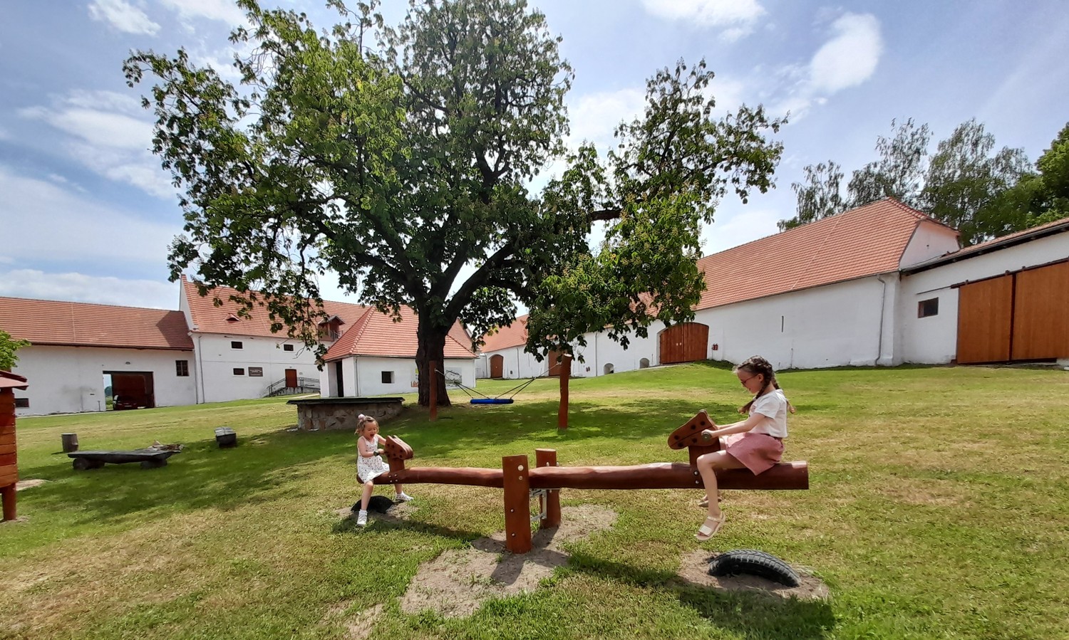 Tvrz Skočice